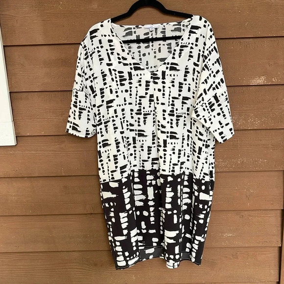 Halston black and white dress with pockets size large - Picture 1 of 4